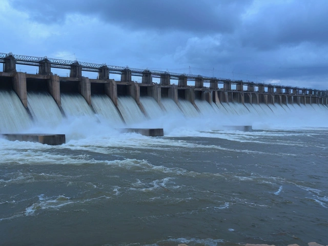 तुंगभद्रा डैम में गेट की चेन टूटने से भारी मात्रा में पानी का रिसाव, 70 वर्षों में पहली बड़ी विफलता