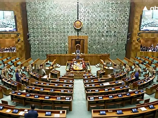 पश्चिम एशिया युद्ध: सरकार ने बुलाई सभी दलों की बैठक, राहुल गांधी का बहिष्कार